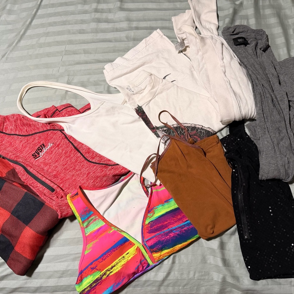 Clothing Bundle Women - image 6